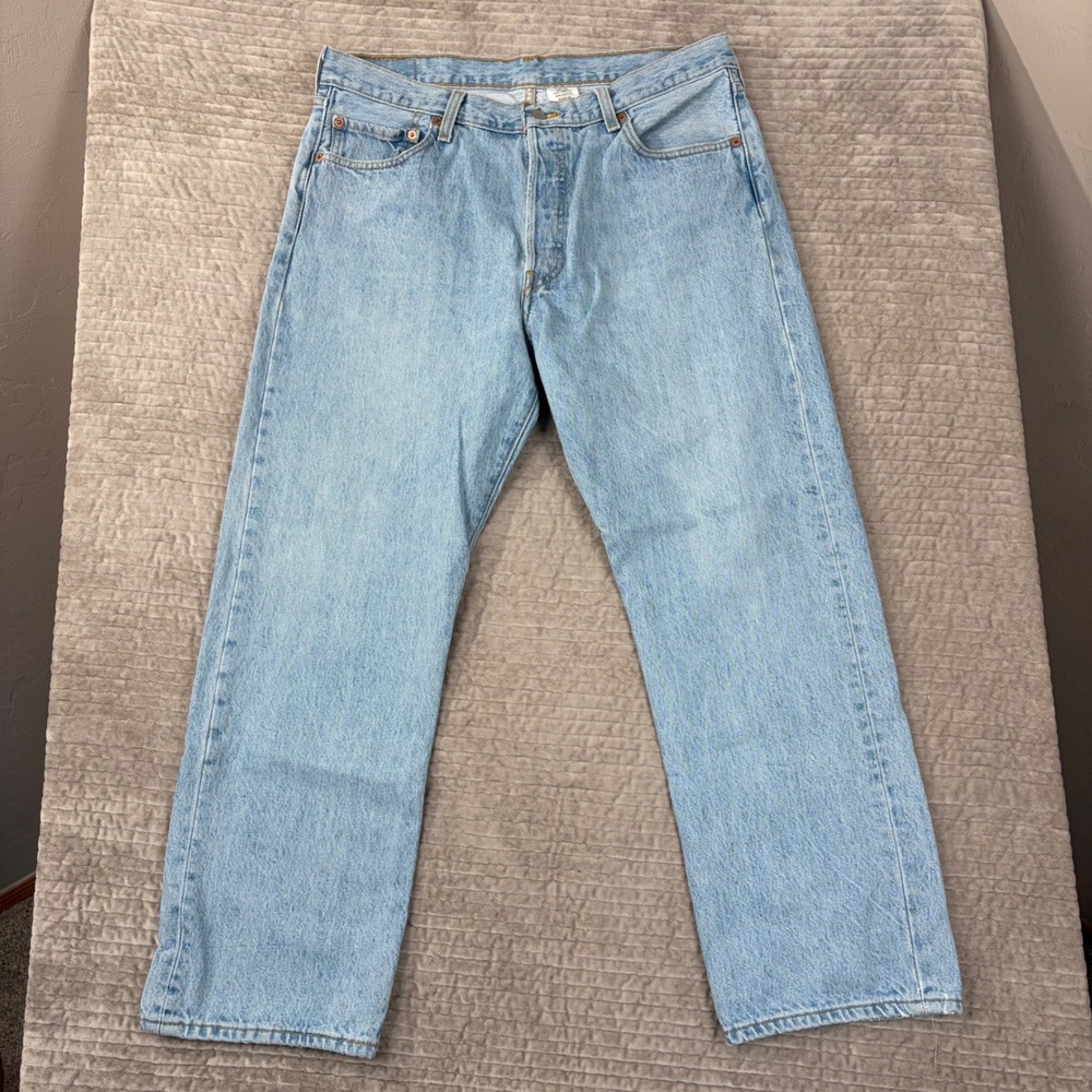 VTG Levis 501 Original Fit Jeans 36x29 Light Wash Blue Denim Button Fly Straight